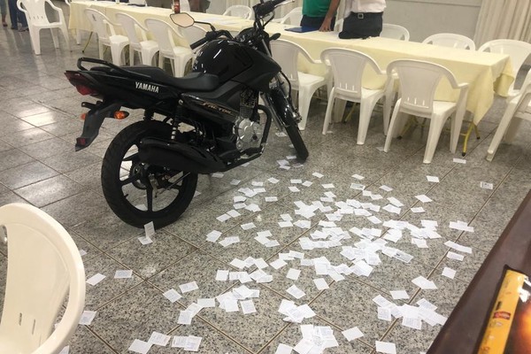 Rotary sorteia moto 0 Km em ação para o Banco de Óculos que ajuda crianças carentes da cidade