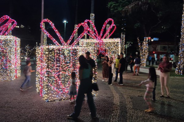 Com várias novidades e ainda mais grandioso, Renascer Natalino tem início e encanta o público em Patos de Minas; veja