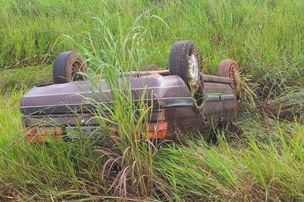 Motorista capota na BR 354 e PM Rodoviária alerta quem vai viajar no feriado