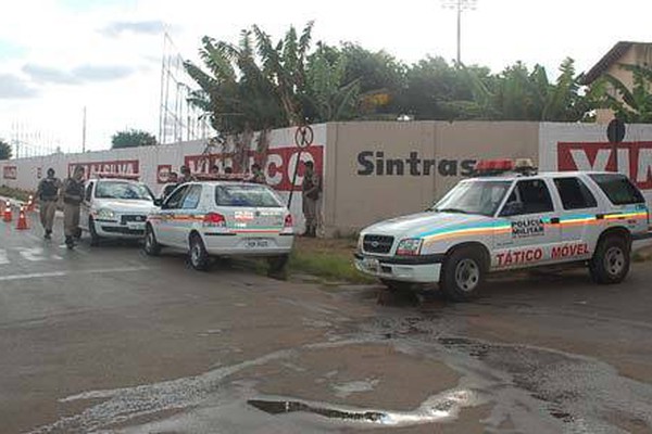 Operação da PM para conter violência no Colina e Jardim Esperança apreende 4 motos