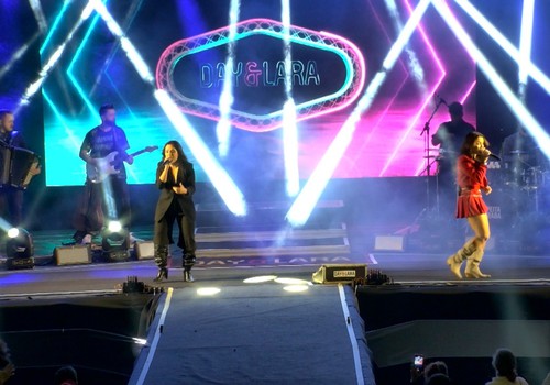 Day e Lara fazem grande show na Fenapraça 2025 e empolgam público; veja ao vivo