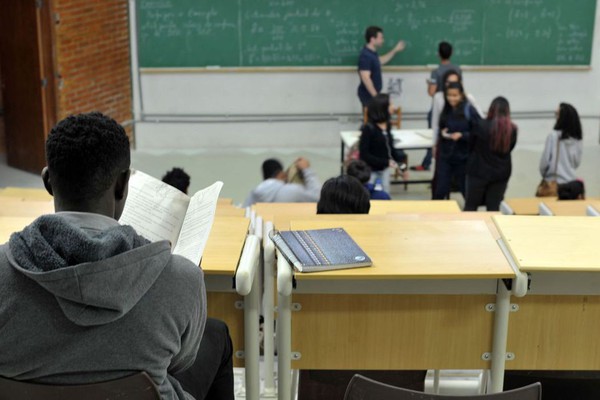 BNDES apoia formação continuada de professores da rede pública