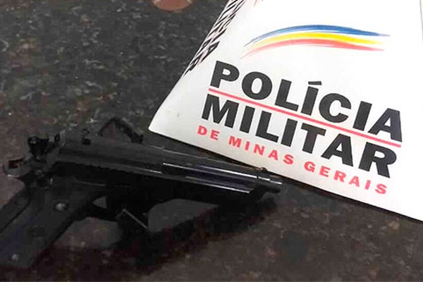 Jovem tenta roubar carro com simulacro de arma para receber R$4 mil e acaba preso em Monte Carmelo