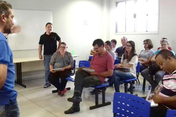 Conselho de Saúde quer proibir o tráfego de caminhões com suínos, bovinos e aves pelas ruas