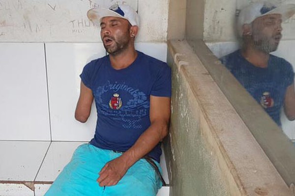 Bastante alterado, homem com várias passagens é preso ao ameaçar pôr fogo em loja
