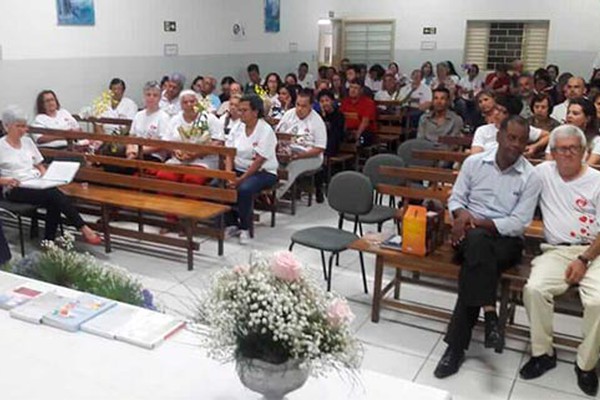 Casa da Sopa Tia Euzápia comemora 25 anos com palestra e chá em Patos de Minas