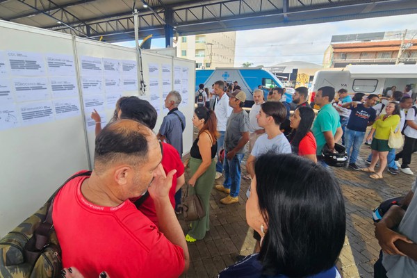 Feirão de Empregos da Prefeitura lota Galpão do Produtor e oferece mais de 1.200 vagas em Patos de Minas