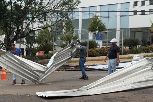 Prefeitura realiza força-tarefa no domingo para minimizar impactos da tempestade