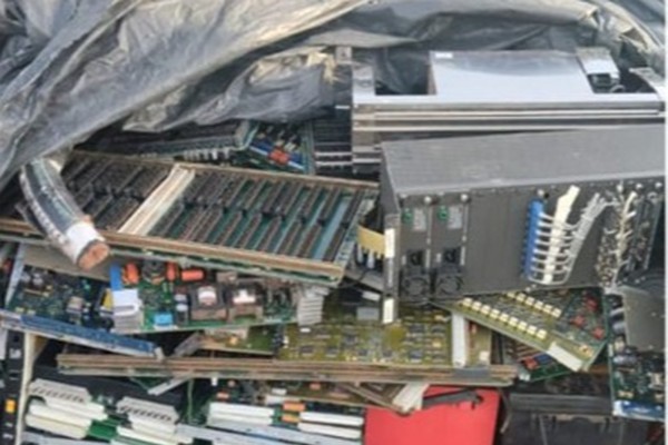 Polícia Militar prende suspeitos de arrombarem prédio público e furtarem diversos objetos em Catiara