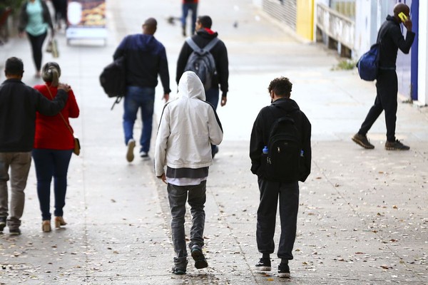 Frente fria deve derrubar termômetros no Sul, Sudeste e Centro-Oeste