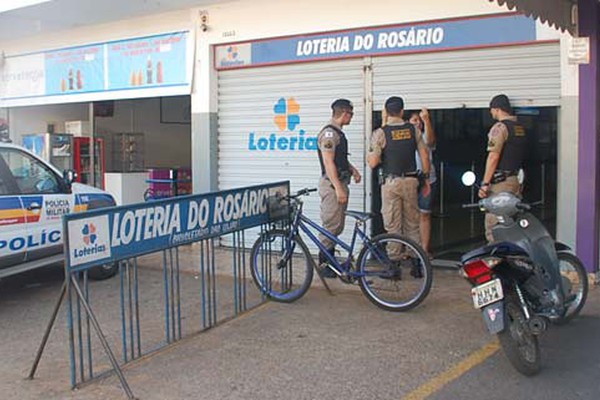 Assaltante armado invade lotérica de cara limpa e leva terror a clientes e funcionários