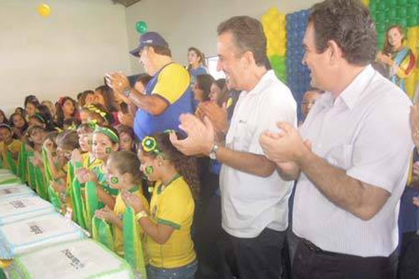 Comunidade faz festa para comemorar o 7º aniversário do Programa Integrar