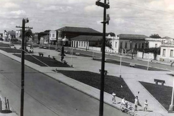 Patenses compartilham fotos antigas e relembram parte da história de Patos de Minas