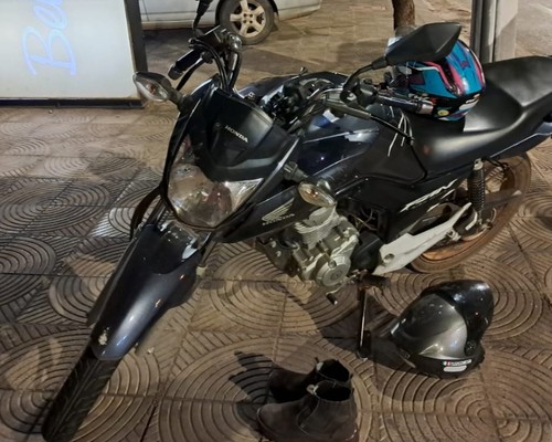 Entregador de 24 anos fica gravemente ferido após perder o controle da direção na rua Major Gote