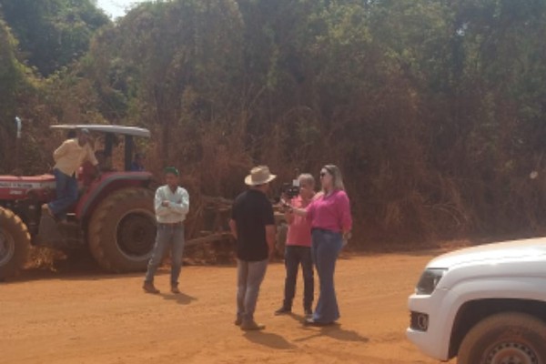 Motoristas protestam e cobram melhorias na BR 352, em Patos de Minas