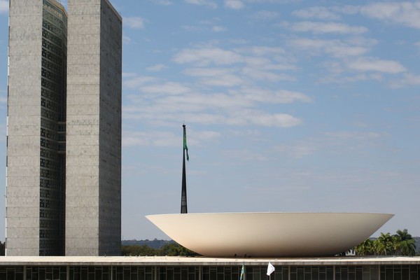 Quase 90% dos deputados federais tentam reeleição este ano