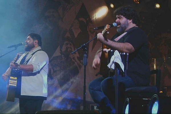 Teve “Telefone mudo” no show de César Menotti e Fabiano; veja ao vivo