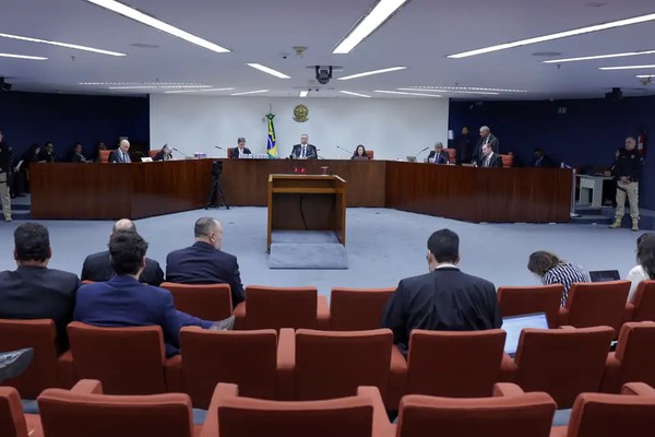 Golpe: Moraes inicia julgamento do Núcleo 4 com leitura de relatório