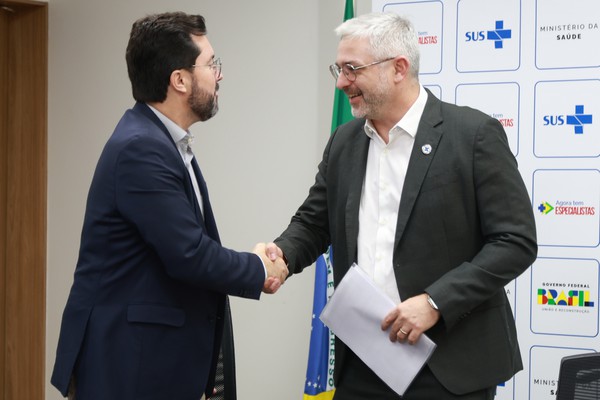 Governo Federal e Prefeitura assinam termo para início da implantação da Policlínica Regional de Patos de Minas