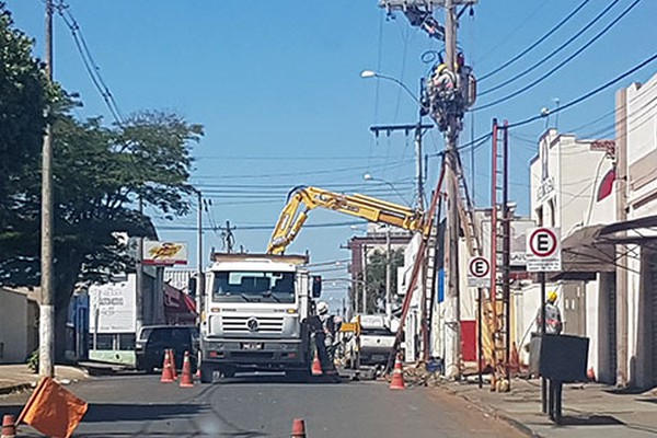 Cemig vai interromper fornecimento de energia para fazer melhorias na rede; veja onde