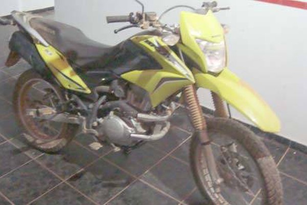 PM apreende moto furtada e prende jovem por receptação em Lagoa Grande