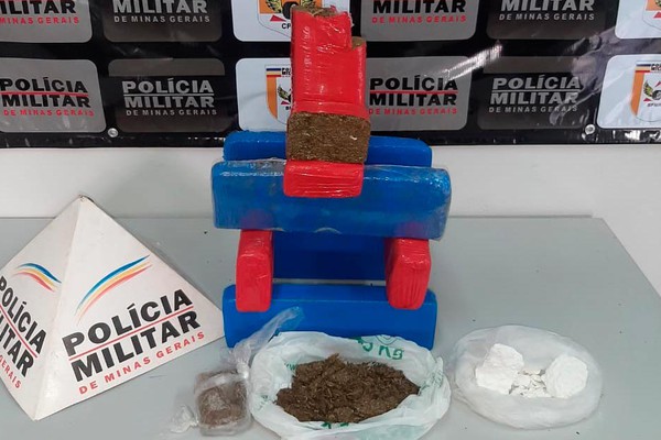 PM Rodoviária aprende mais de 6kg de maconha e “escama de peixe” após motociclista dispensar mochila em estrada