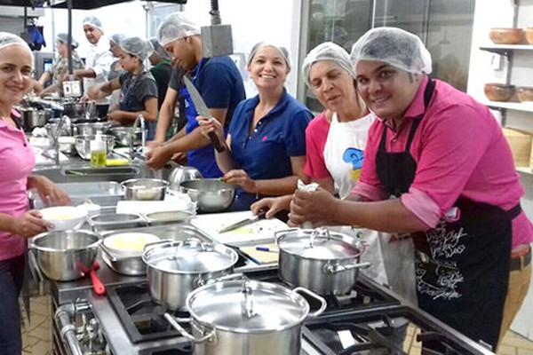 Aulas experimentais em gastronomia da FPM empolgam e há tempo para novas inscrições