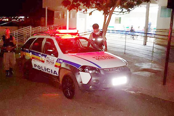 Homem tem a orelha perfurada com golpe de faca em assalto no bairro Santa Terezinha