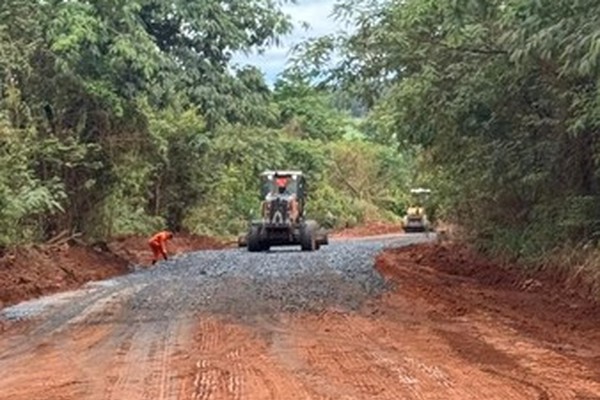 DNIT inicia manutenção na BR 352 em Patos de Minas e moradores comemoram melhorias no trecho