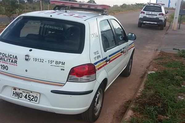 Bandido arromba janela de Casa Paroquial em Patos de Minas, mas foge sem nada levar