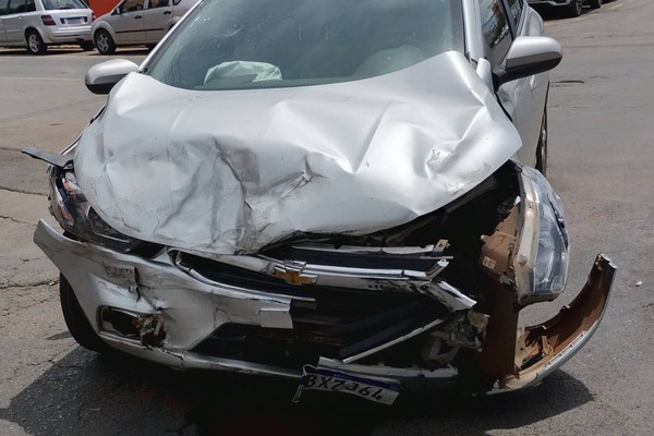 Patos de Minas tem dia de barbeiragens e um festival de acidentes de trânsito, mas sem vítimas graves