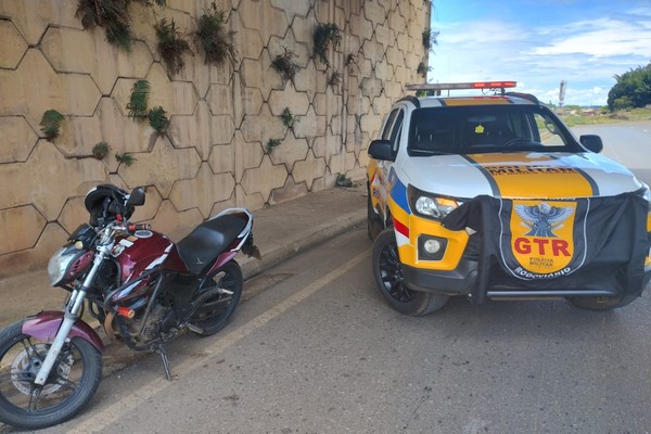 Jovem inabilitado é preso com moto produto de golpe no Trevo da Pipoca