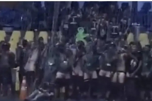 Unisa expulsa alunos por atos obscenos durante jogo de volei feminino