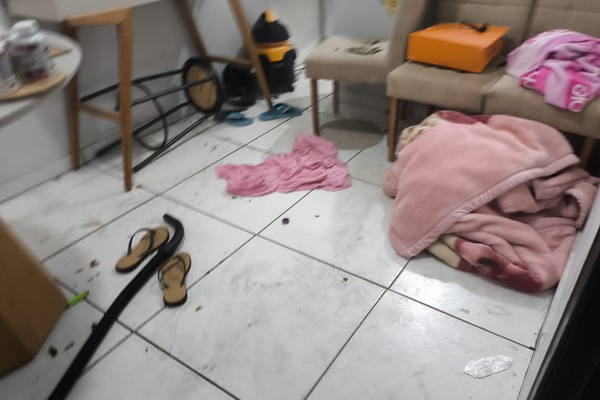 Homem é morto em apartamento no centro de Patos de Minas; companheira é presa