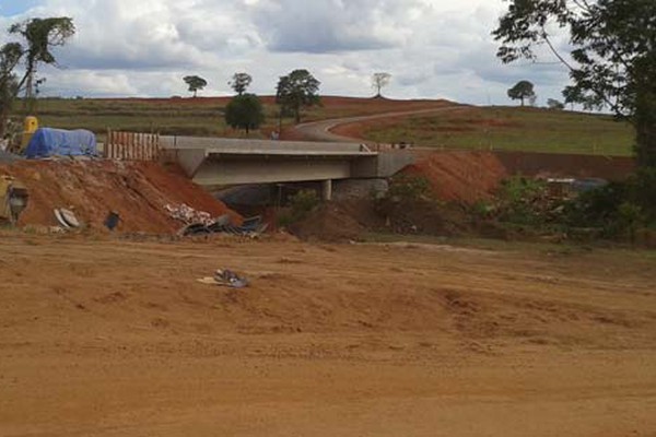 Faltando pouco para a conclusão, obra de acesso a Pindaíbas será interrompida