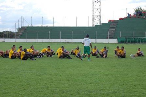 Mamoré recebe novo reforço e se prepara para enfrentar o Nacional nesta quarta