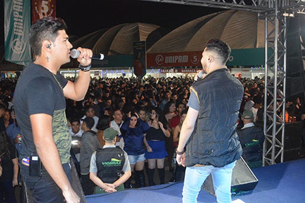 Milhares de pessoas lotam o Parque e se divertem na inauguração das Barracas Universitárias do UNIPAM