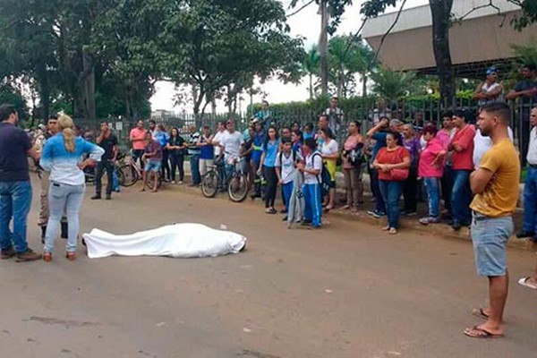 Motociclista passa mal em via pública, cai da moto e acaba falecendo em Patos de Minas