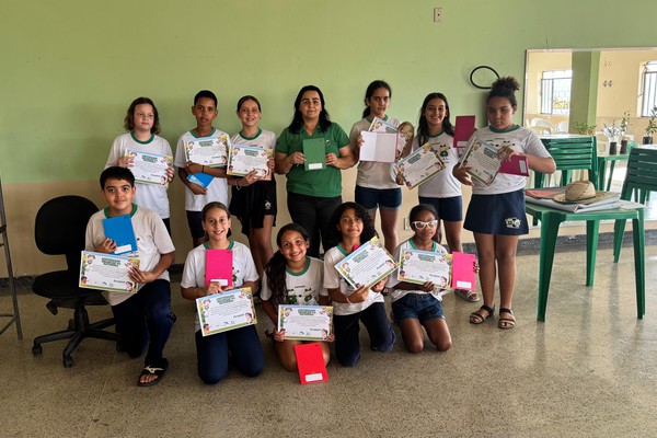 Crianças do Amparo maternal comemoram Dia da Árvore com ação especial