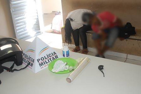 Anfitriã de festa é presa com droga e menor apreendido de novo com moto furtada