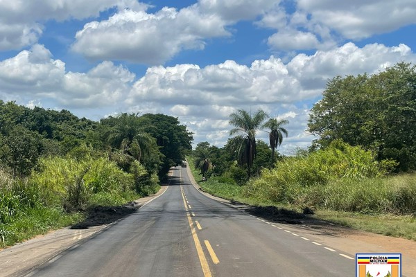 Polícia Militar Rodoviária desbloqueia rodovia interditada por manifestantes em Patrocínio