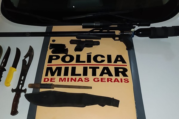 Homens são presos com pistola carregada, rifle e capivara que tinha acabado de ser abatida