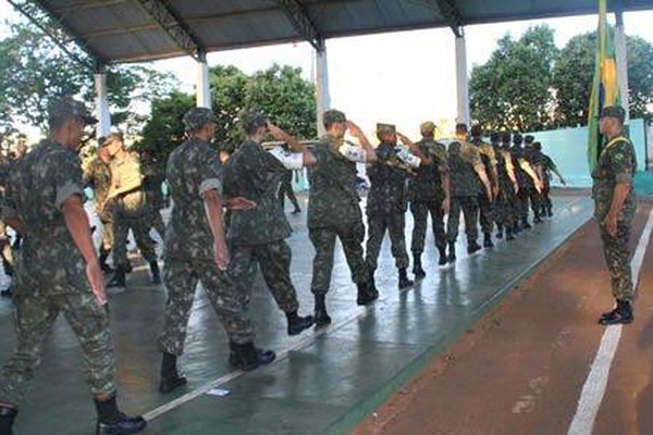 Tiro de Guerra de Patos de Minas forma nova turma e ganha novo comandante
