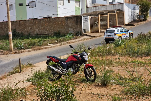 Motociclista é atingido por veículo, motorista sai do local e se envolve em outro acidente