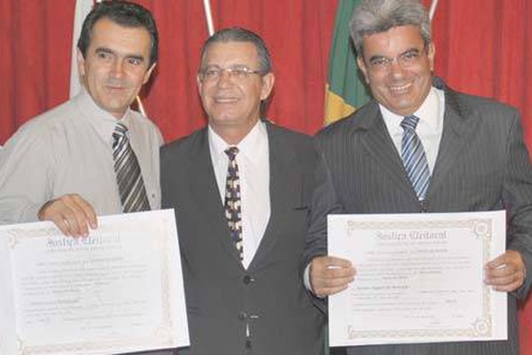 Prefeitos, vice-prefeitos, vereadores e suplentes são diplomados pela Justiça