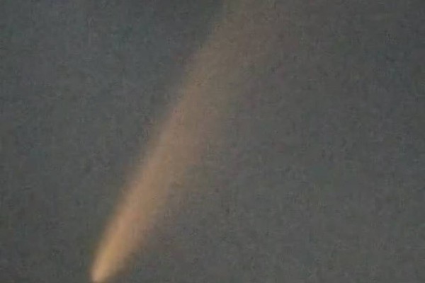 Fenômeno raro: cometa com longa cauda pode ser visto nos céus de Patos de Minas