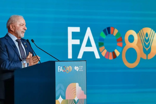 Fome é irmã da guerra e inimiga da democracia, diz Lula