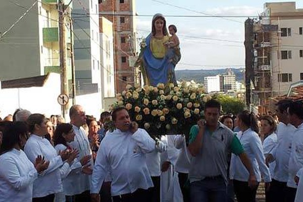 Celebração do dia de Nossa Senhora da Abadia tem movimentação intensa