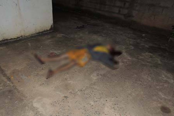 Jovem é assassinado com dois tiros na cabeça no Bairro Jardim Esperança