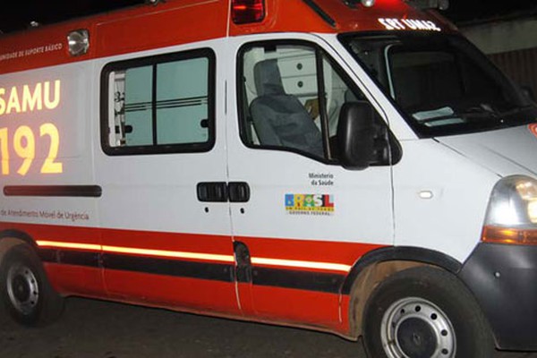 Mãe encontra filho de 15 anos caído em praça com suspeita de overdose em Patos de Minas
